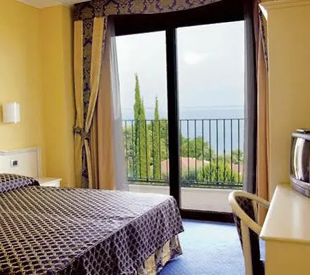 Hotel Riva Del Sole 4*